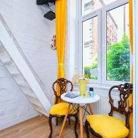 Berg Yellow Apartment Gdansk