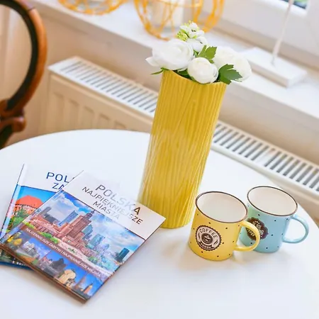 Berg Yellow Apartment Gdansk