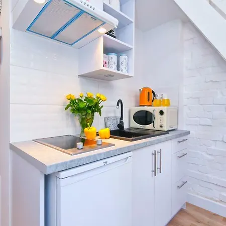 Berg Yellow Apartment